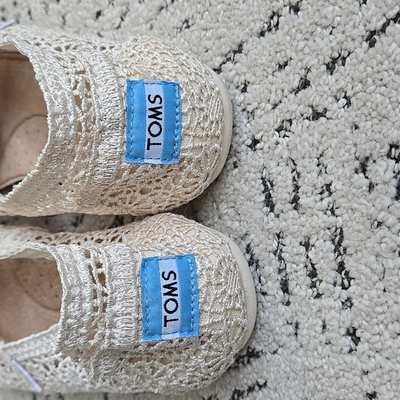 Too big - Picture 2 of 4